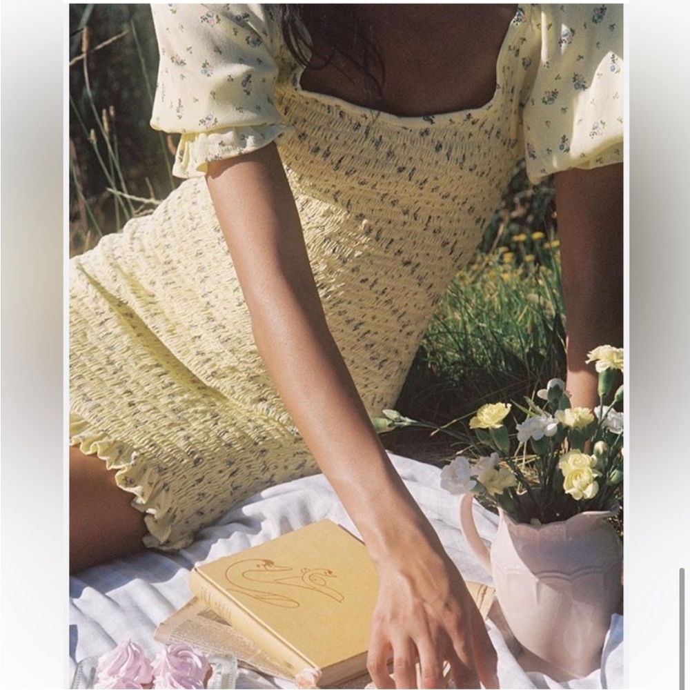 Faithfull The Brand Yellow Floral Smocked Puff Sleeve Fitted Mini Dress size 8 - Picture 10 of 10